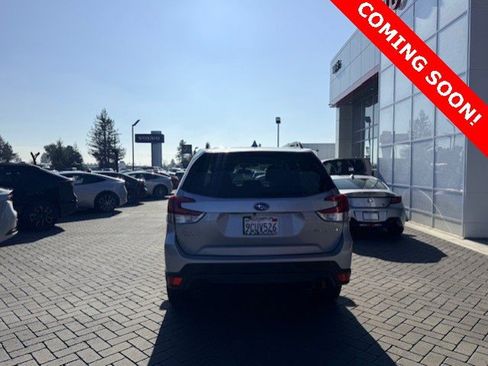 Used 2022 Subaru Forester Premium image 3