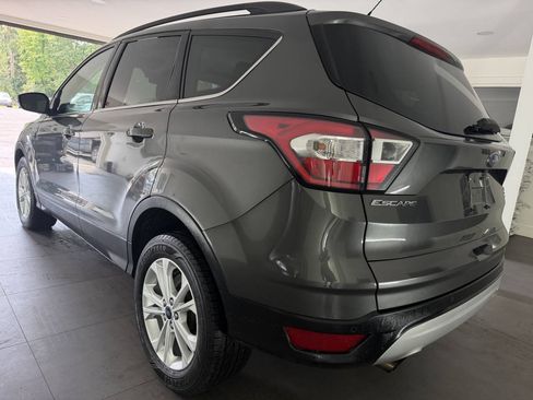 Used 2017 Ford Escape SE w/ Equipment Group 201A AWD/4WD image 5