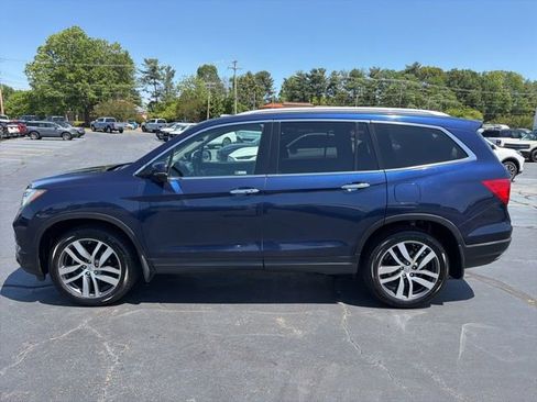 Used 2018 Honda Pilot Touring image 4