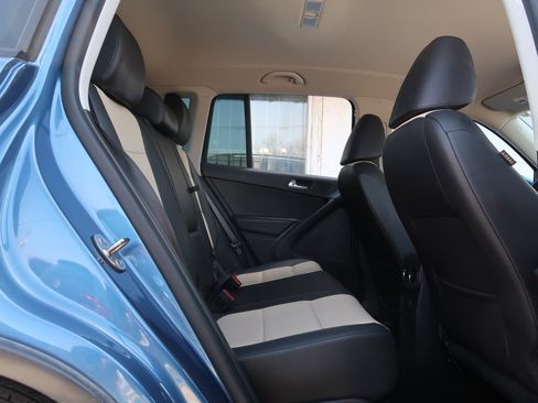 Used 2017 Volkswagen Tiguan S image 33