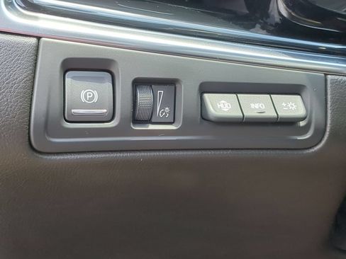 Used 2022 Cadillac XT6 Premium Luxury w/ Platinum Package AWD/4WD image 18