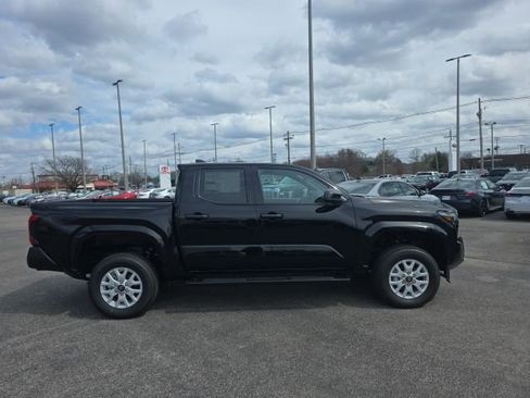 New 2026 Toyota Tacoma SR image 3