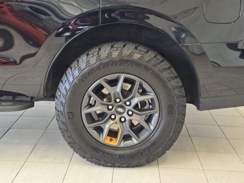 Used 2025 Ford Expedition Tremor AWD/4WD image 13