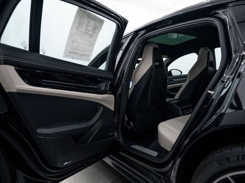 Certified 2024 Porsche Panamera 4 image 20