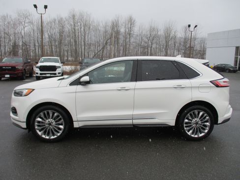 Used 2020 Ford Edge Titanium w/ Equipment Group 301A image 8