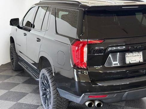 Used 2024 GMC Yukon Denali w/ Advanced Technology Package AWD/4WD image 9