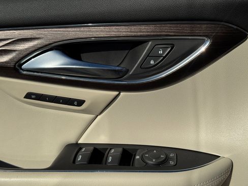 Used 2023 Buick Envision Avenir image 19