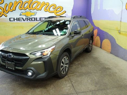 Used 2023 Subaru Outback Touring image 4