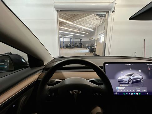 Used 2023 Tesla Model 3 Standard Range RWD image 7