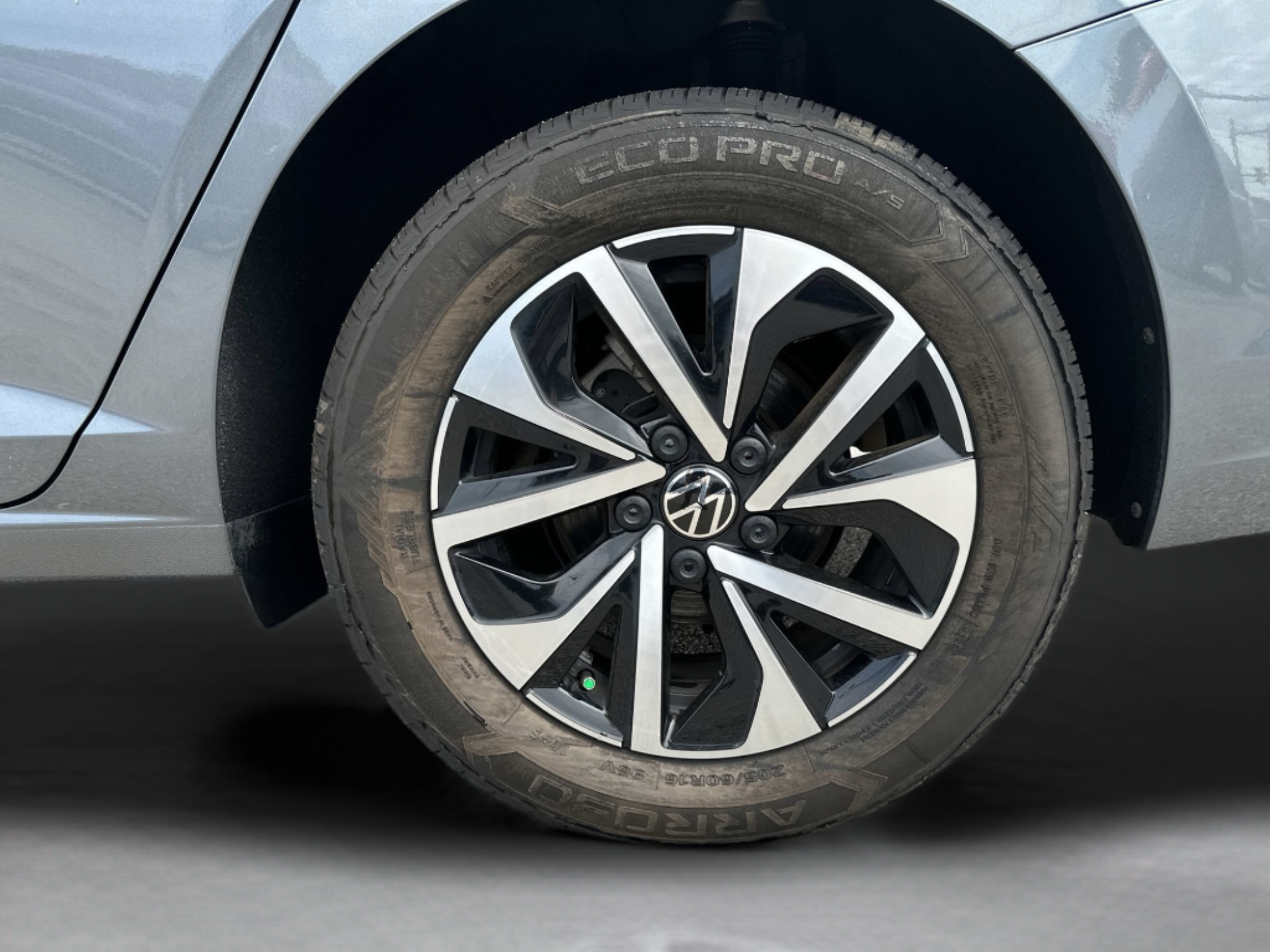 Used 2025 Volkswagen Jetta S FWD image 29