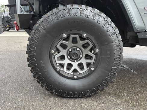 Used 2018 Jeep Wrangler Unlimited Rubicon AWD/4WD image 23