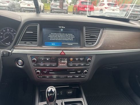Used 2015 Hyundai Genesis 3.8 image 11