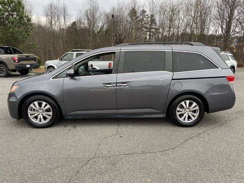 Used 2016 Honda Odyssey SE image 7