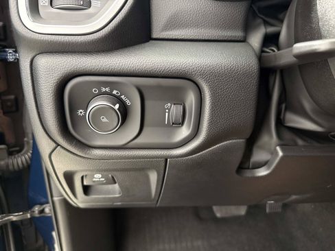 Used 2024 RAM 1500 Laramie RWD image 30