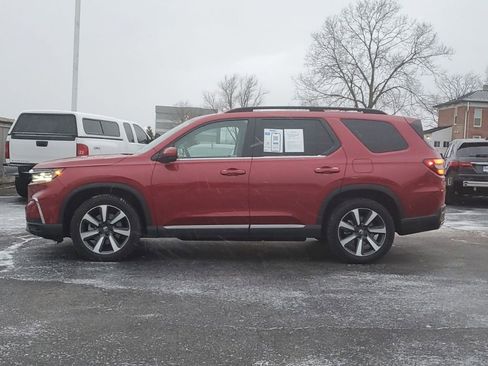 Certified 2023 Honda Pilot Touring image 4
