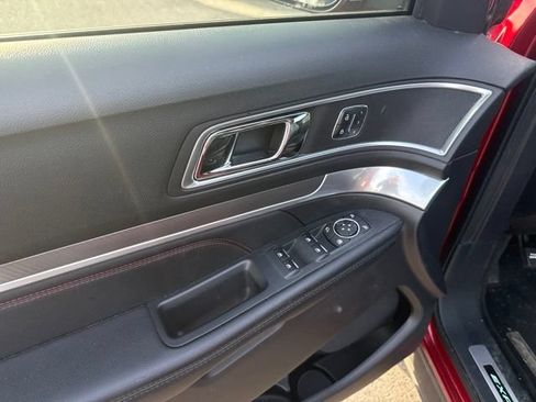 Used 2017 Ford Explorer Sport w/ Equipment Group 401A AWD/4WD image 9