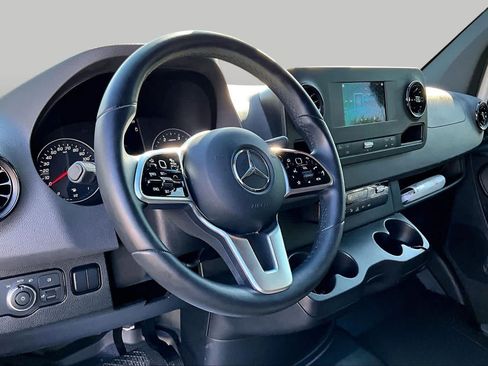 Used 2022 Mercedes-Benz Sprinter 3500 image 17