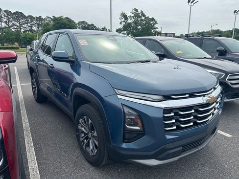 Used 2025 Chevrolet Equinox LT FWD image 5