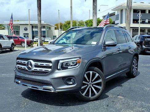 Used 2021 Mercedes-Benz GLB 250 image 1