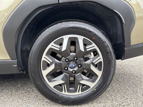 Certified 2025 Subaru Forester Premium AWD/4WD image 29