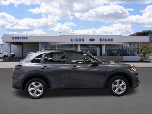 Used 2023 Honda HR-V LX image 2