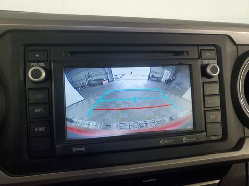 Used 2018 Toyota Tacoma SR5 RWD image 20