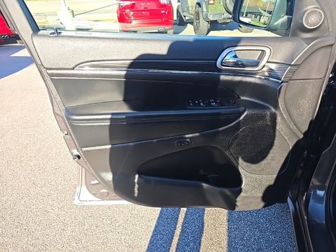 Certified 2021 Jeep Grand Cherokee Limited image 18
