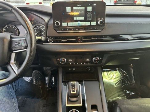 Used 2024 Mitsubishi Outlander SE image 16