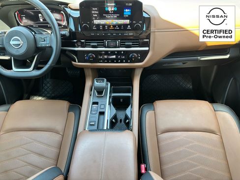 Certified 2025 Nissan Pathfinder Platinum FWD image 14
