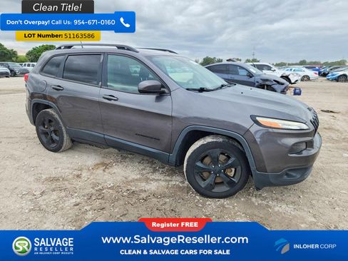 Used 2018 Jeep Cherokee Latitude w/ Altitude Package FWD image 5