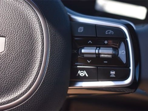 New 2026 Kia Carnival SX w/ SX Dark Edition Package image 34