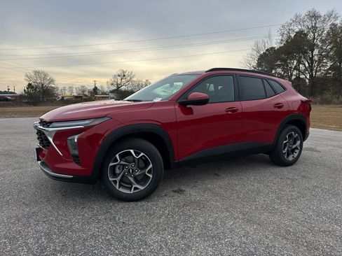 New 2026 Chevrolet Trax LT image 3