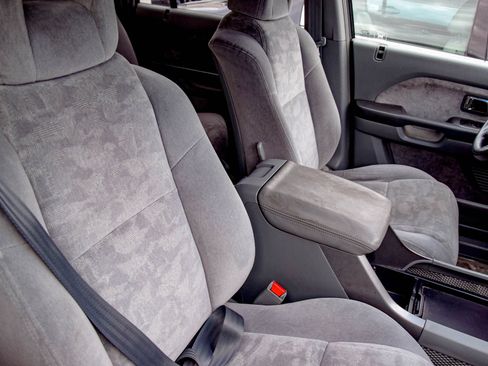 Used 2004 Honda Pilot EX image 10