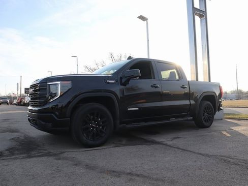 Used 2025 GMC Sierra 1500 Elevation image 3