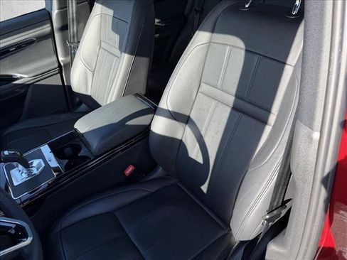 Used 2023 Land Rover Range Rover Evoque R-Dynamic SE image 12