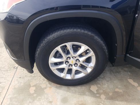 Used 2021 Chevrolet Traverse LS FWD image 21