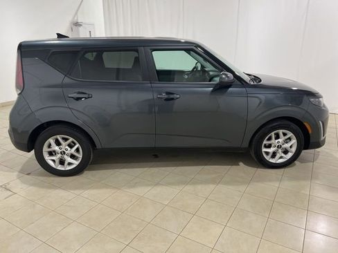 Used 2023 Kia Soul LX w/ LX Technology Package image 6