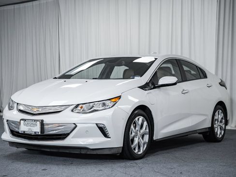 Used 2016 Chevrolet Volt Premier w/ Driver Confidence Package FWD image 3