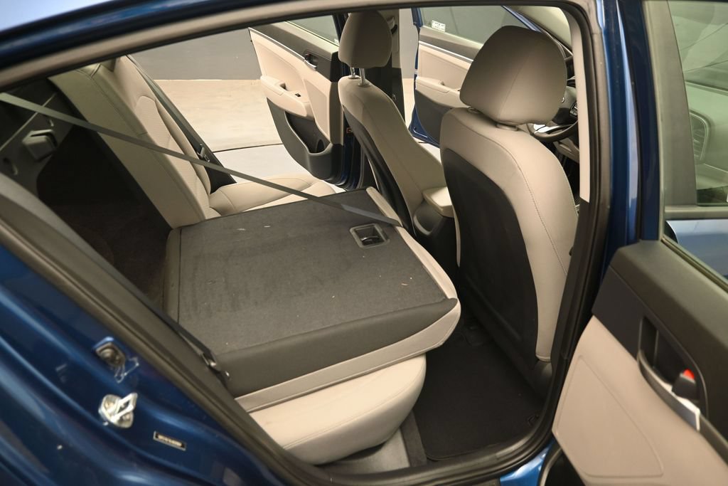 Used 2020 Hyundai Elantra SE FWD image 25