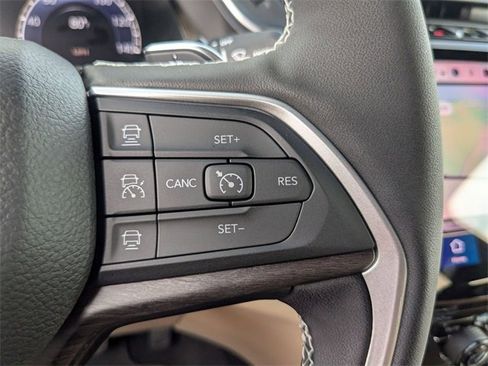 New 2025 Jeep Grand Cherokee Limited image 18