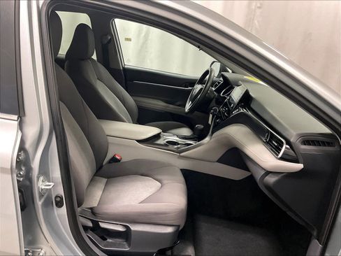 Used 2023 Toyota Camry LE image 11
