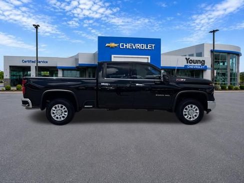 Used 2024 Chevrolet Silverado 2500 LTZ w/ LTZ Convenience Package AWD/4WD image 8