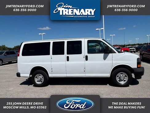 Used 2019 Chevrolet Express 3500 LS image 1