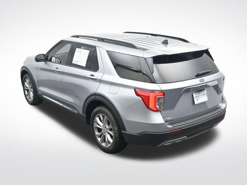 Used 2023 Ford Explorer XLT w/ Equipment Group 202A RWD image 29