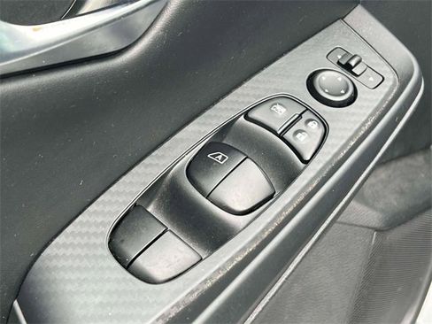 Used 2020 Nissan Sentra SV image 18