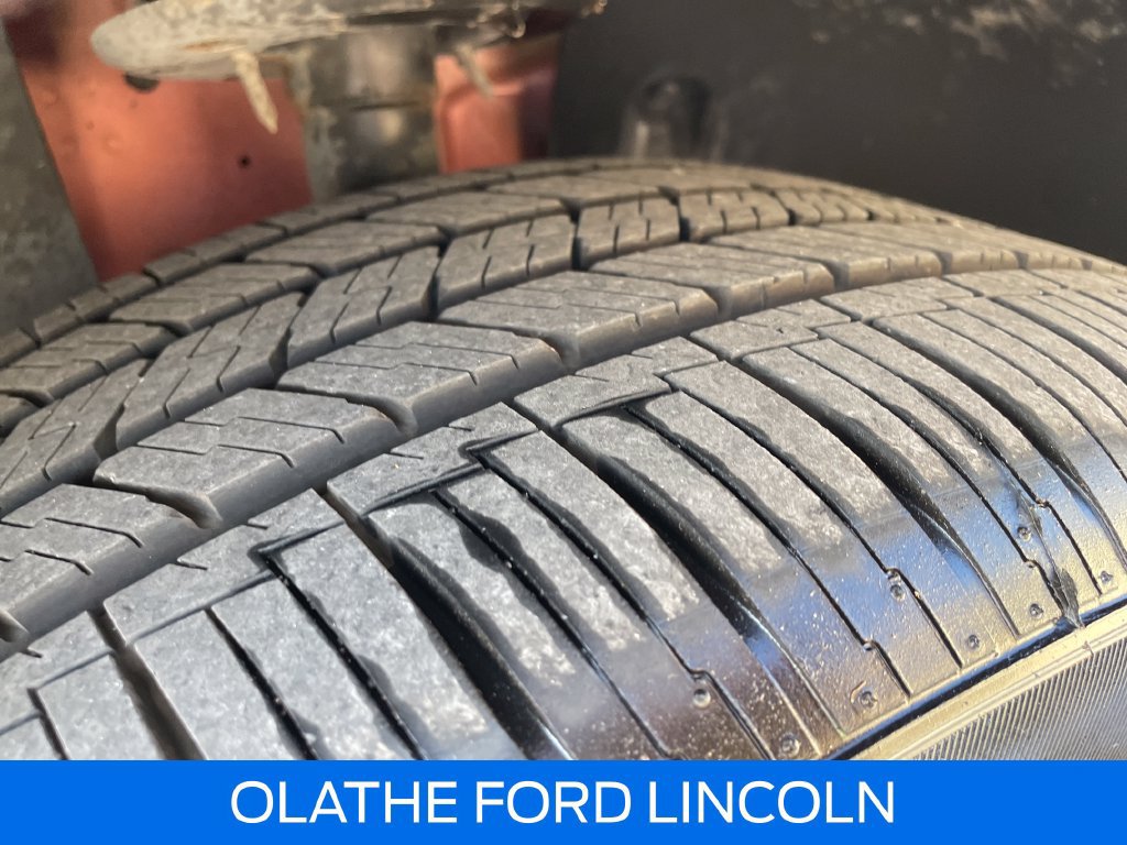 Used 2018 Ford Explorer Limited w/ Equipment Group 301A AWD/4WD image 31