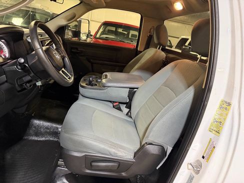 Used 2018 RAM 5500 Tradesman image 40