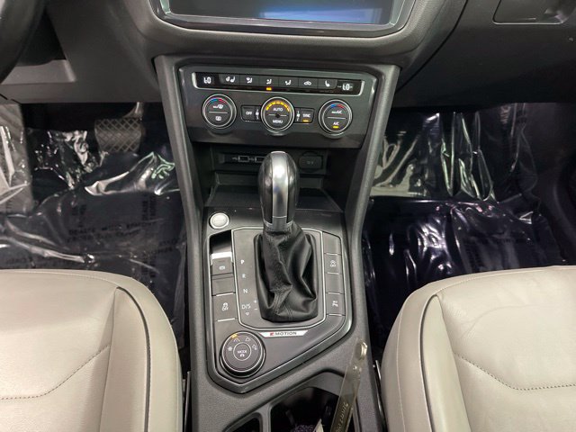 Used 2018 Volkswagen Tiguan SEL Premium AWD/4WD image 22