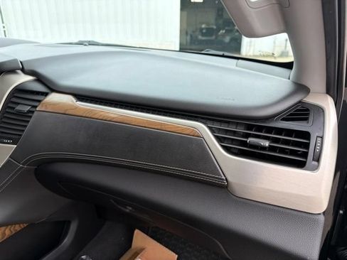 Used 2020 GMC Yukon Denali w/ Denali Ultimate Package AWD/4WD image 38