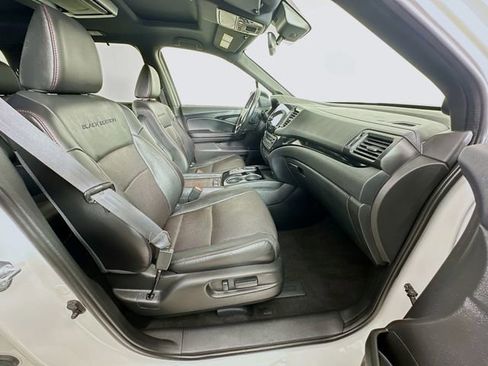Certified 2022 Honda Pilot Black Edition image 8